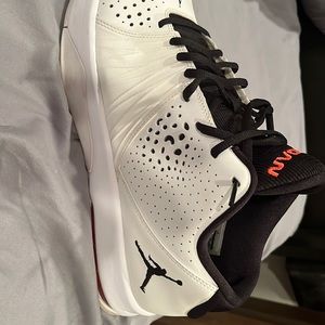 Men’s size 13 Jordans white excellent condition